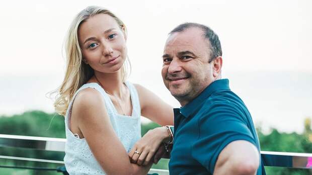 Виктор Павлик не пожалел денег на будущего сына: Катерина Репяхова рассказала во сколько обошлись роды