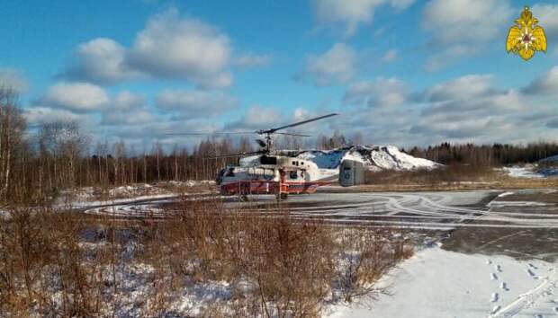 Пациентку ржевской больницы доставили вертолетом МЧС в Тверь
