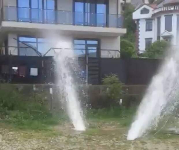 В Сочи жители семи населённых пунктов могут остаться без воды из-за порыва трубы