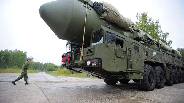 Подвижный грунтовой ракетный комплекс «Ярс» с межконтинентальной баллистической ракетой РС-24 в Тейковском ракетном соединении