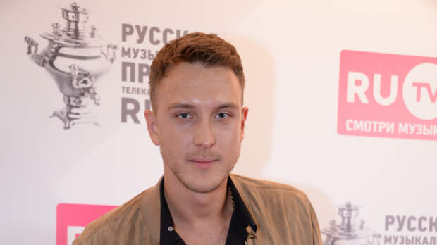 «Нужно суетиться»: T-Killah призвал жену прекращать грудное вскармливание