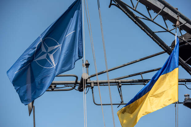 Замгенсека НАТО Джоанэ: у альянса нет планов направлять войска на Украину