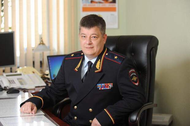 Пока Колокольцев себя не похвалит Пока Колокольцев себя не похвалит