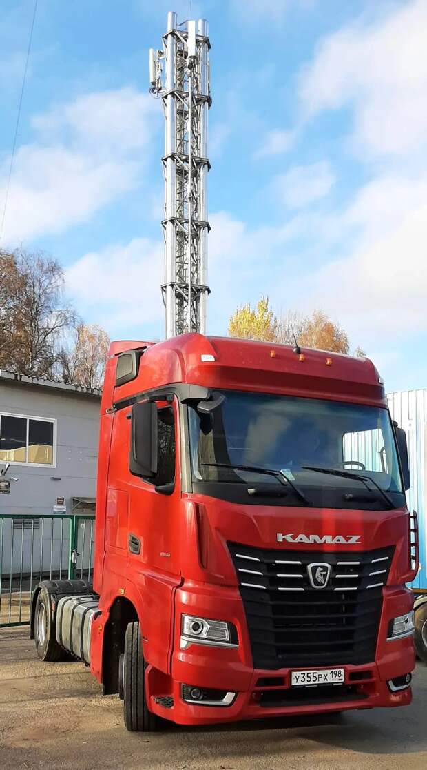 «Петербургтеплоэнерго» пополнило автопарк новой спецтехникой