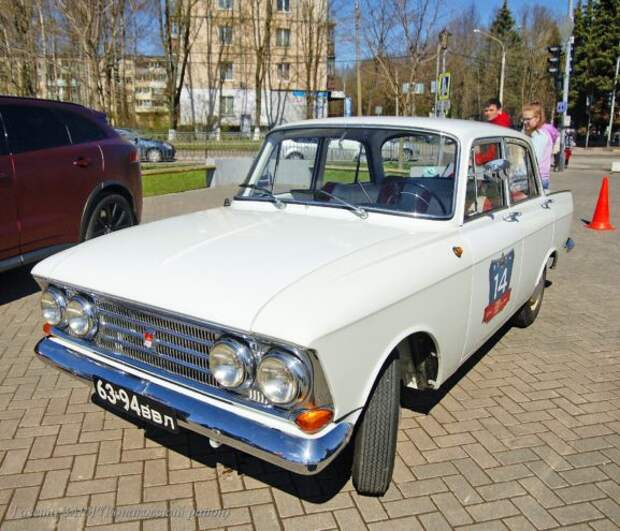 В городе Конаково прошла выставка раритетных автомобилей