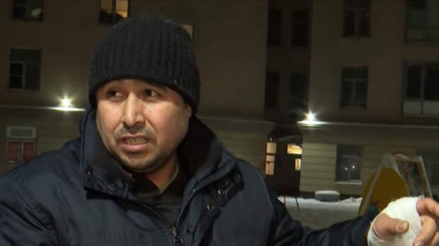 Спасшего ребенка в Петербурге дворника наградили медалью