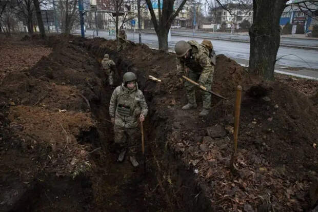 Украинский ТГ-канал: Военнослужащие ВСУ на Донбассе начали массово покидать позиции без приказа