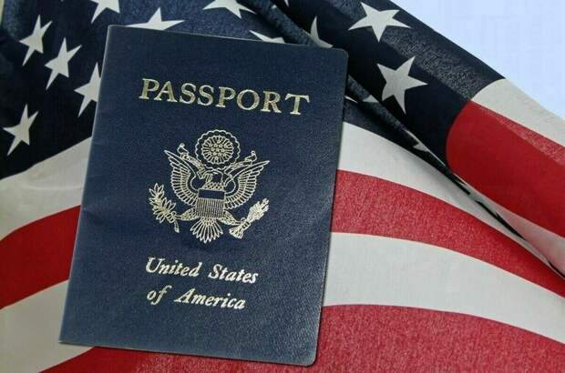 Экс-разведчик Риттер оспорит изъятие у него паспорта в США