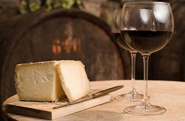 Лучшие сочетания вина и сыра