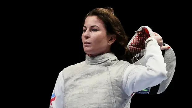 Рапиристка Дериглазова победила Крейсс в 1/8 финала ОИ в Токио