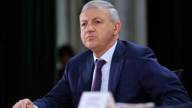 Власть, разбавленная пивом: как алкоголь управлял Осетией Власть, разбавленная пивом: как алкоголь управлял Осетией