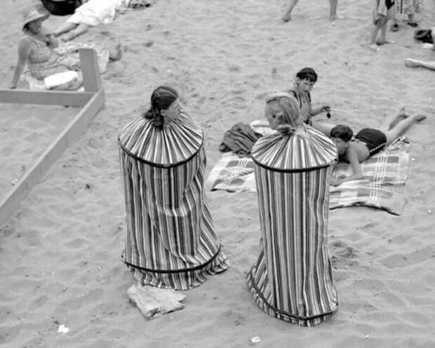 Переносные кабинки-палатки для переодевания на пляже в 1938 году