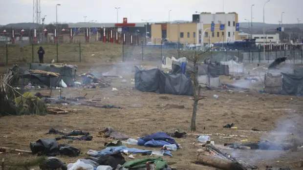 Министр обороны Польши обсудил с главой Пентагона кризис на границе