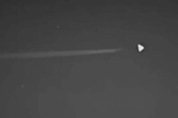 Неизвестный треугольный летательный аппарат заметили над «Зоной 51»