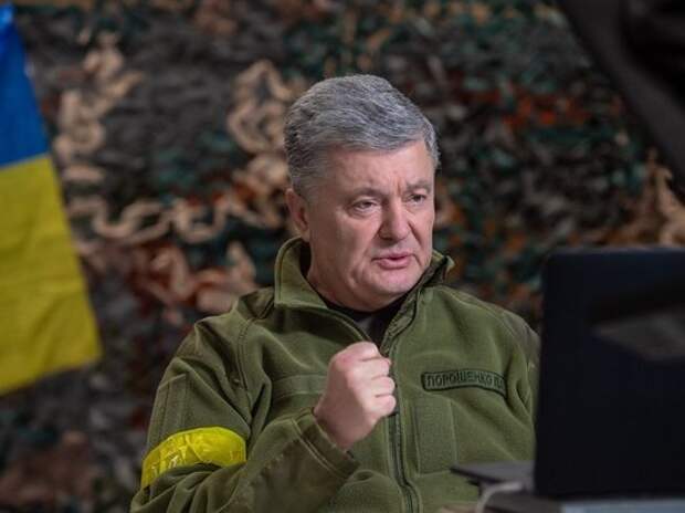 Экс-президенту дважды не дали пересечь границу