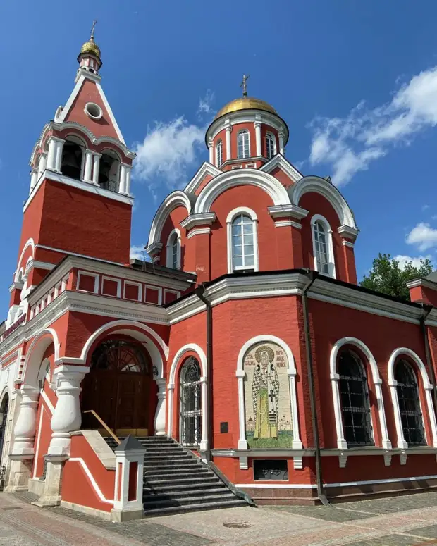 Храм Благовещения в Петровском парке