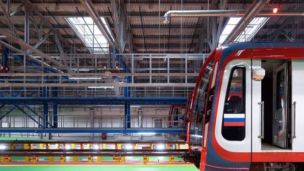 Бочкарев: устройство подпорных стен завершают в электродепо в Новой Москве