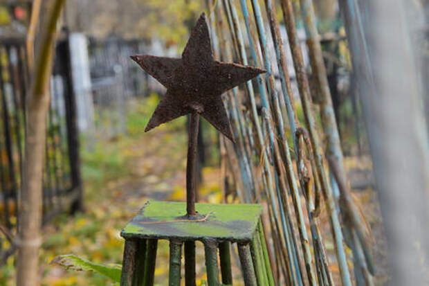 Грязь и щебень: что ждёт жителей Новороссийска на кладбищах к Радонице