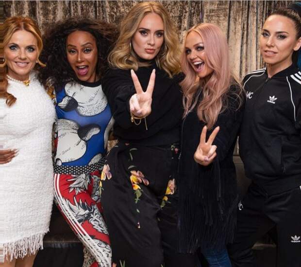 Сбылась мечта фанатки: счастливая Адель веселится на концерте Spice Girls