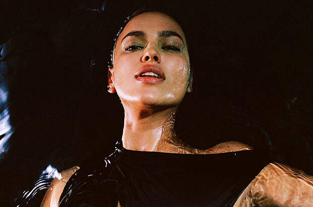 Ирина Шейк, Синди Кроуфорд, Кэндис Свейнпол и другие модели снялись для календаря Карин Ройтфельд