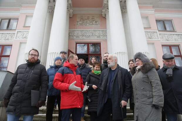 префект СВАО ознакомился с подготовкой усадьбы к реставрации. Фото: ЗБ alt