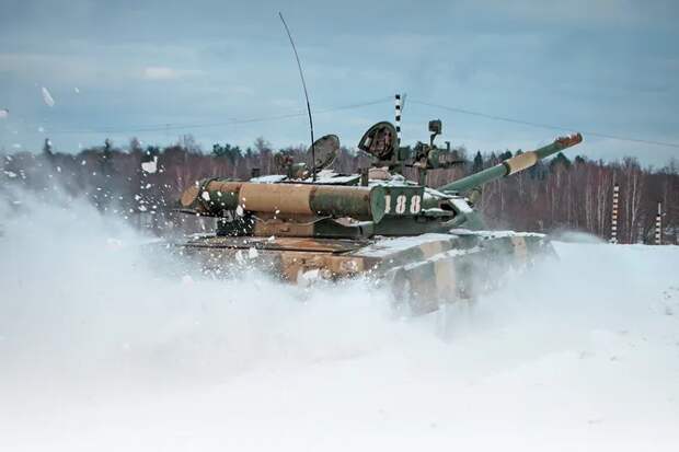 Мощный газотурбинный танк Т-80У: тест-драйв и мнение эксперта