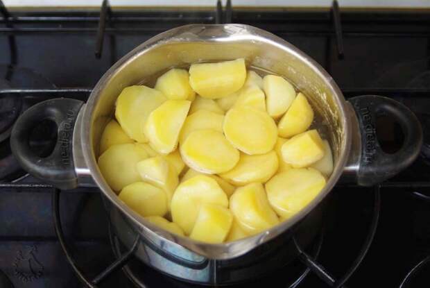 Варить картофель без кожуры - одна из грубейших ошибок