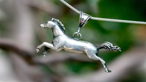 Талисманы апреля.