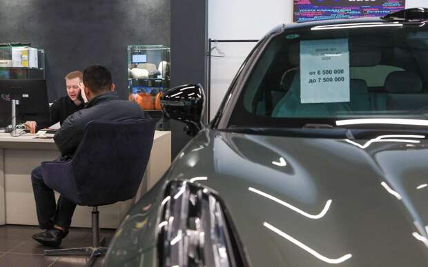 Средняя стоимость нового отечественного автомобиля опустилась ниже психологической отметки
