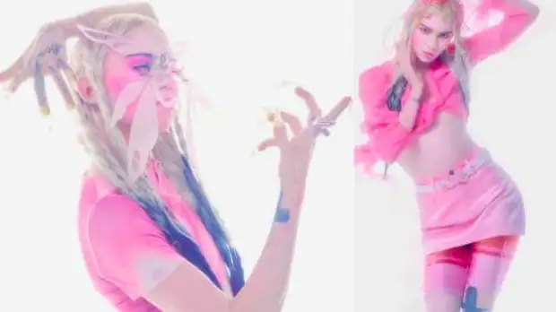 Певица Граймс в одежде российского бренда CH4RM