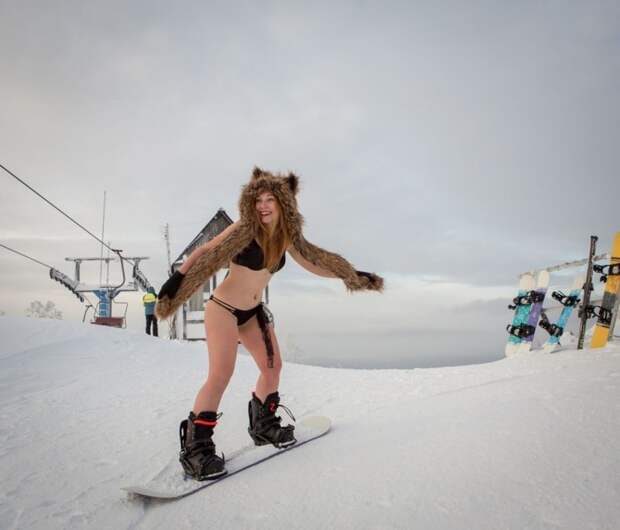 Россиянки прокатились на сноуборде в одном нижнем белье Нижнее белье, зима, сноуборд
