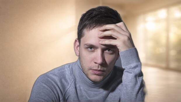 «Не жалею ни о чём»: Как 14-летняя разница в возрасте и обвинения в расчёте не помешали Александру Асташенку из «Корней» обрести счастье с женой, и какой путь выбрала их 21-летняя дочь