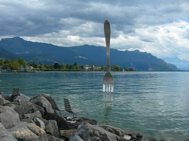 Памятник вилке в Швейцарии / Фото: из личного архива