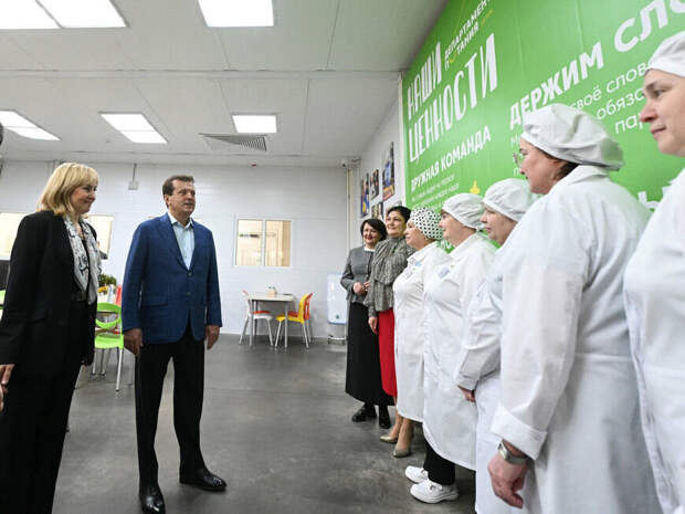 «Мы доверили вам самое ценное: мэр Казани поздравил сотрудниц департамента продовольствия