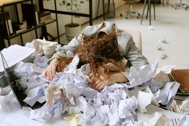 Врач Макарова: весной у трудоголиков возрастают риски выгорания и срывов