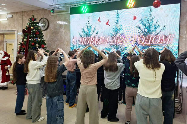 С 12 декабря по 2 января в центр отдыха "Новая волна" в Тульской области отдохнули 100 детей из Мариуполя