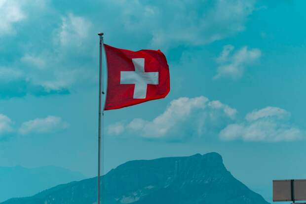 NZZ: Глава Швейцарии Амхерд не ждет нападения на страну в ближайшие полгода