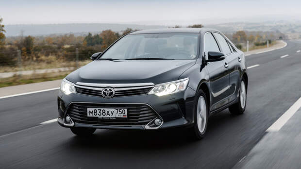 На фото: Toyota Camry