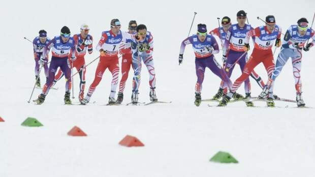 В FIS сообщили, что число российских спортсменов с нейтральным статусом увеличивается