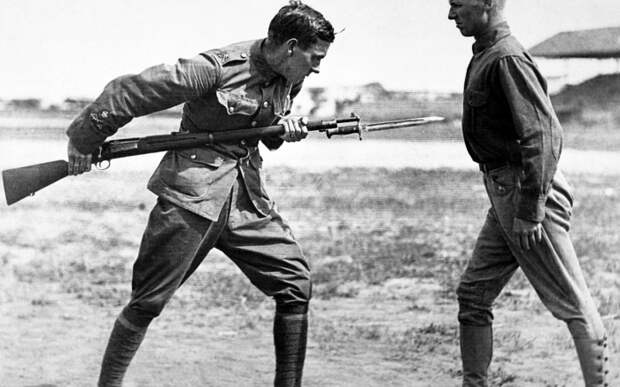 Все официатные запреты на использование определенных видов оружия, как правило, нарушались / Фото: look.com.ua Все официатные запреты на использование определенных видов оружия, как правило, нарушались / Фото: look.com.ua