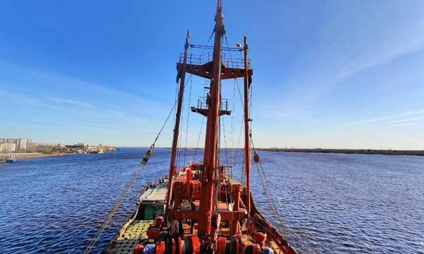 «Михаил Сомов» доставит 600 тонн грузов на 20 полярных станций в Белом море