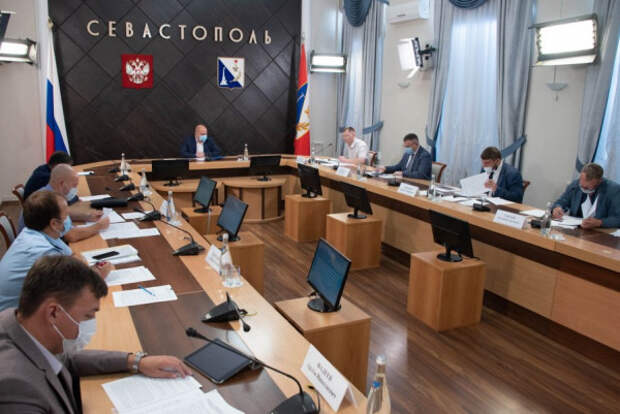 Врио губернатора Севастополя провел заседание комиссии по проблемным домам
