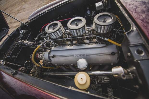 Один из трех существующих Ferrari 375 America 1954 года от Vignale