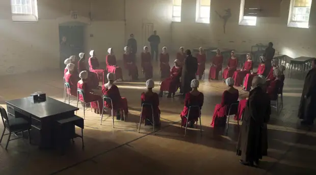 «Благословен бой!»: с чего начинается третий сезон сериала «Рассказ служанки»