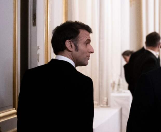 Во Франции рейтинг доверия к Макрону рухнул до исторического минимума