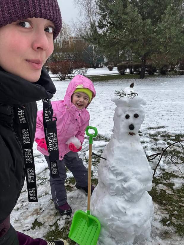 Марина Кравец показала весеннего снеговика, которого слепила с дочерью
