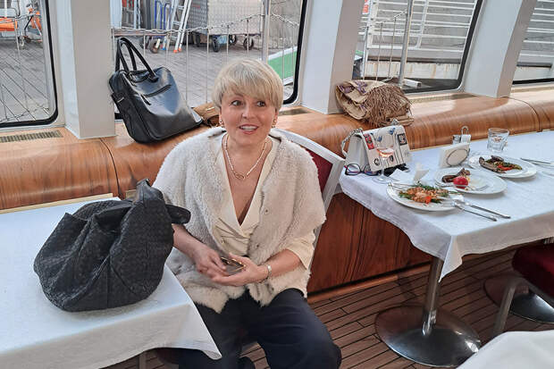 Долина сообщила о заболевании Анжелики Варум