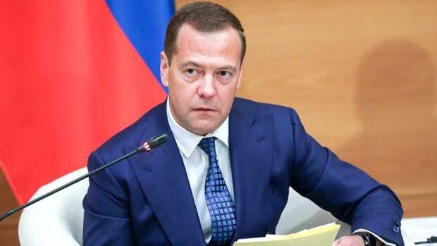 Медведев призвал ЕАЭС снять препятствия для свободной торговли