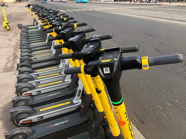 В Петербурге начали наказывать первых самокатчиков в этом сезоне