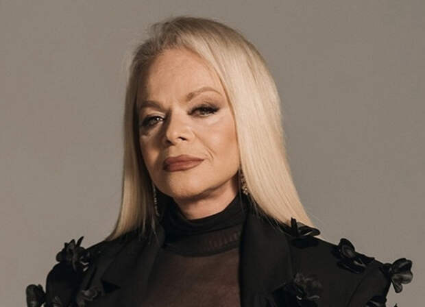 «Я дистанцировалась от тяжб»: 70-летняя Лариса Долина улетела из России на фоне скандала с недвижимостью